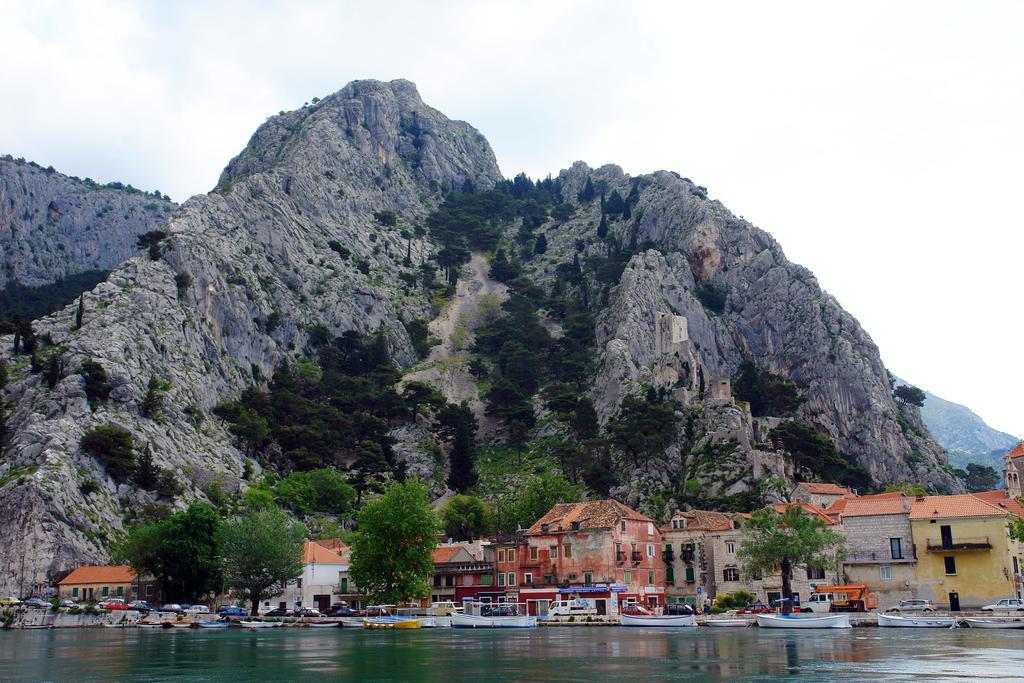 Tourist Settlement Brzet Hotel Omis Exterior photo