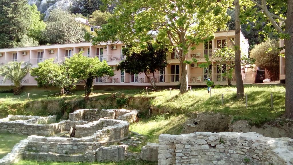 Tourist Settlement Brzet Hotel Omis Exterior photo